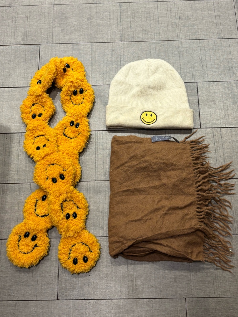 🎀3 Pieces🎀100% Baby Alpaca Brown Fringe Scarf & Smiley Face Beanie & Scarf